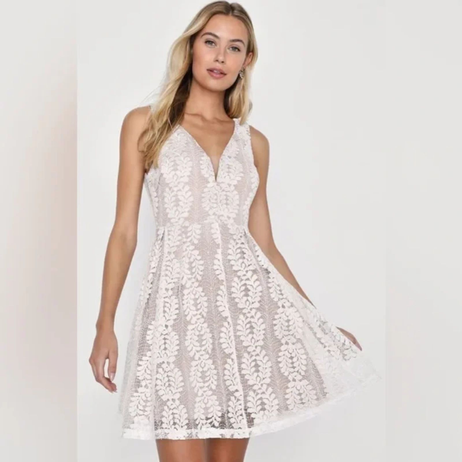 Lulus All Of My Heart White Lace Skater Dress V Neck Size S Nwt